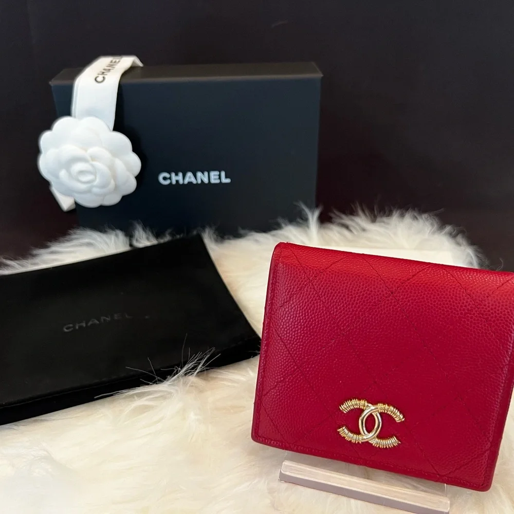 Chanel Quilted Caviar Compact Wallet - Picture 1 of 13